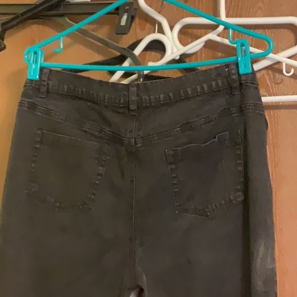 Ladies black jeans by Diane Gilman - Picture 3 of 3